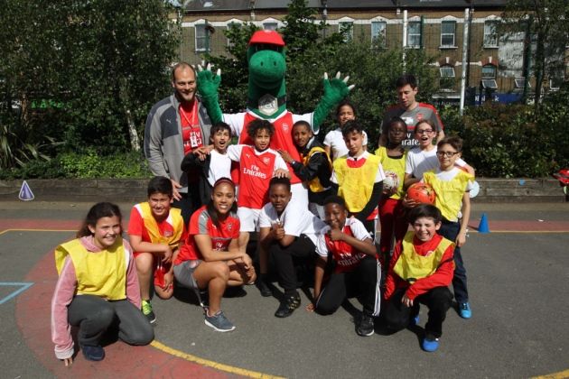 Arsenal and England's Alex Scott during a visit to Princess May Primary School in Hackney for the Premier League Primary Stars (pic Harry Hubbard/Getty Images)